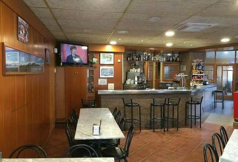 بنسيون Can Baral.la