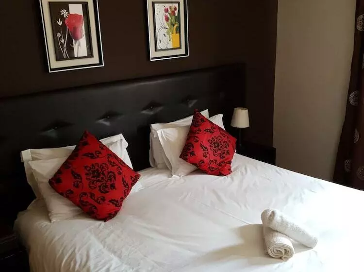 پانسیون Houghton Guest House