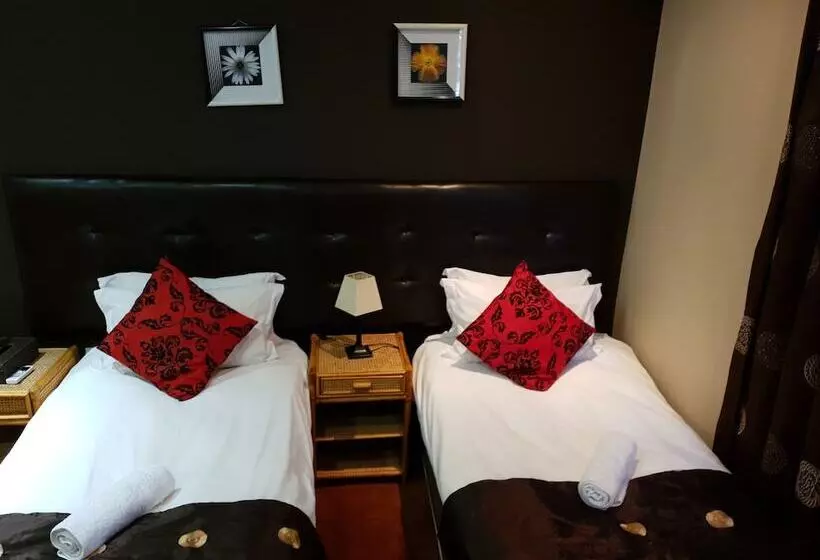 پانسیون Houghton Guest House
