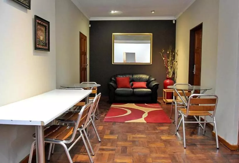 پانسیون Houghton Guest House