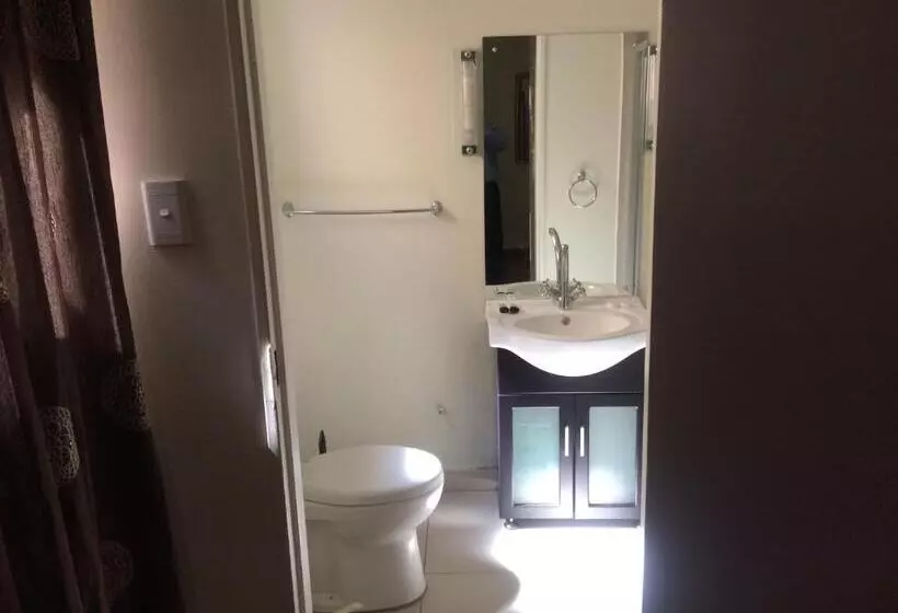 پانسیون Houghton Guest House