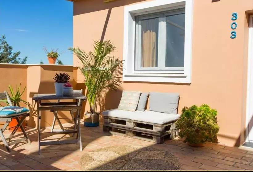 پانسیون Nexo Surf House