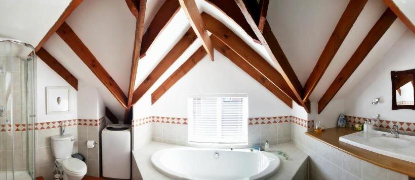 بنسيون Simonsview