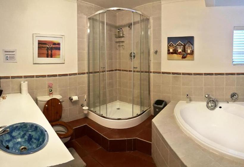 بنسيون Simonsview