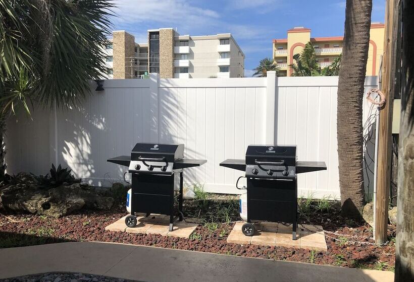 旅馆 Holiday Isles Resort