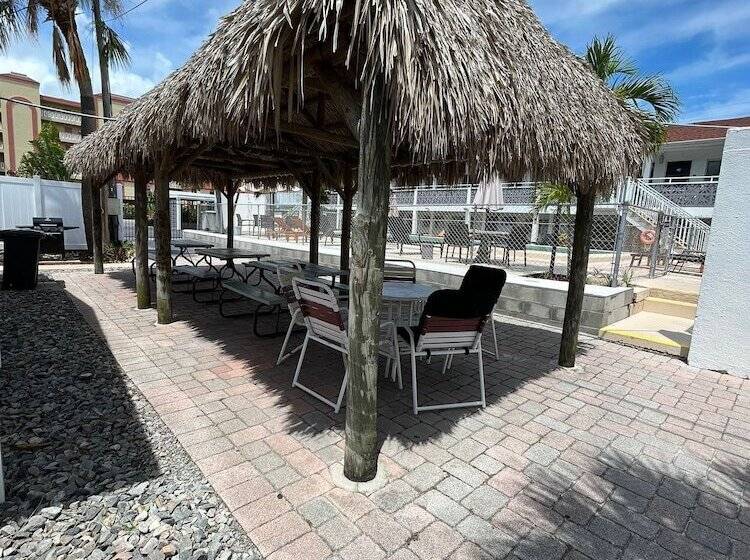 旅馆 Holiday Isles Resort