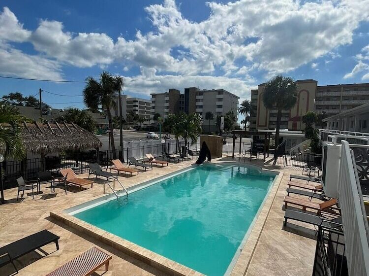 旅馆 Holiday Isles Resort