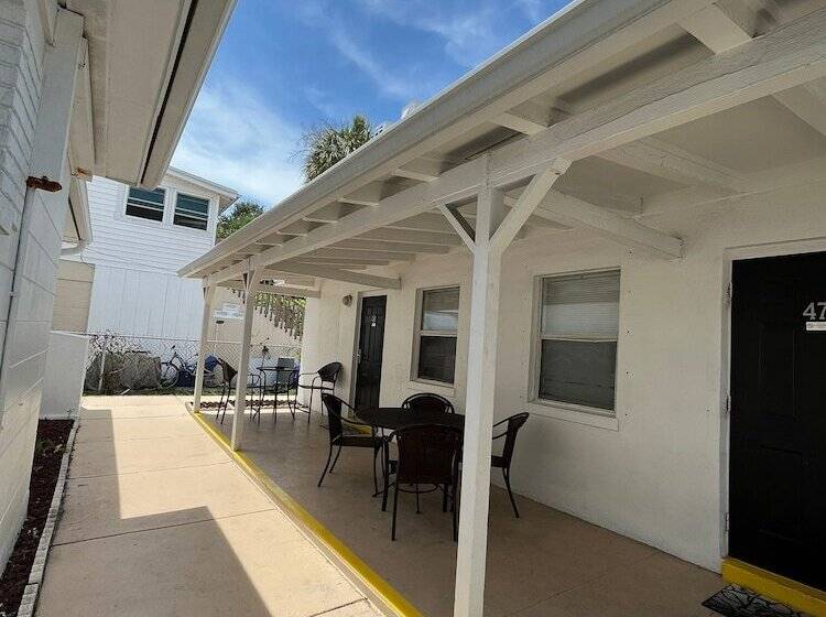 旅馆 Holiday Isles Resort