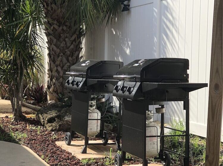 旅馆 Holiday Isles Resort