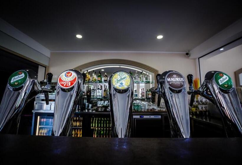 Corvin Pension And Restaurant