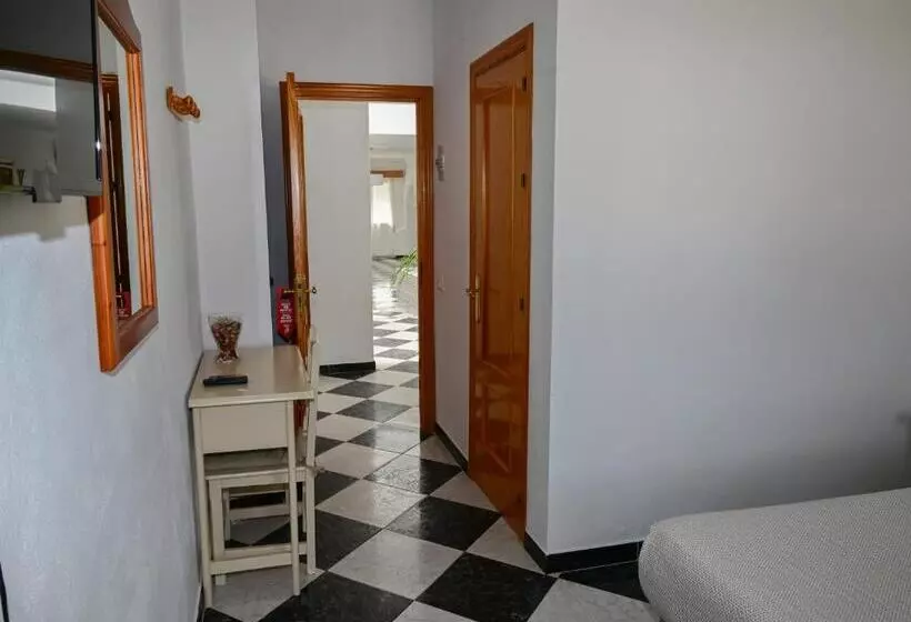 پانسیون Hostal Los Rosales