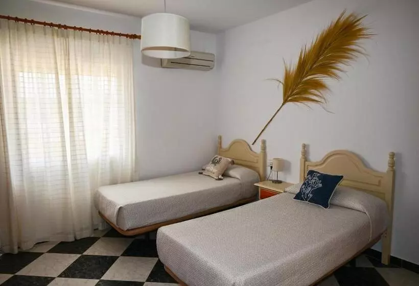 پانسیون Hostal Los Rosales
