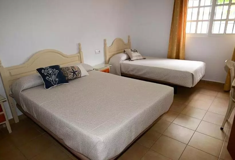 پانسیون Hostal Los Rosales