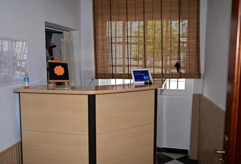 پانسیون Hostal Los Rosales