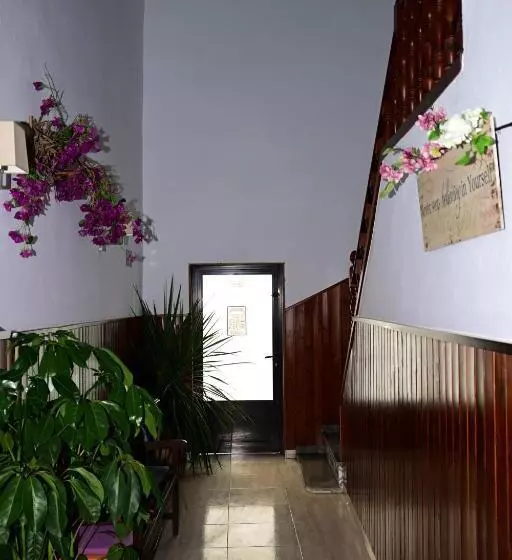 پانسیون Hostal Los Rosales