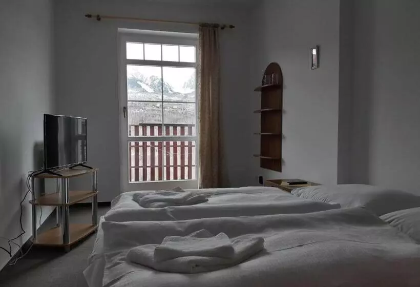 ペンション Penzión Chata Valaška