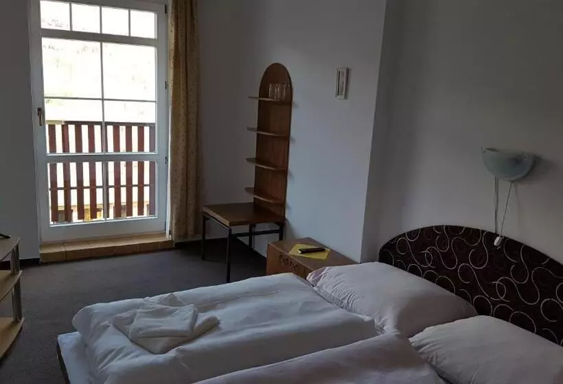 ペンション Penzión Chata Valaška