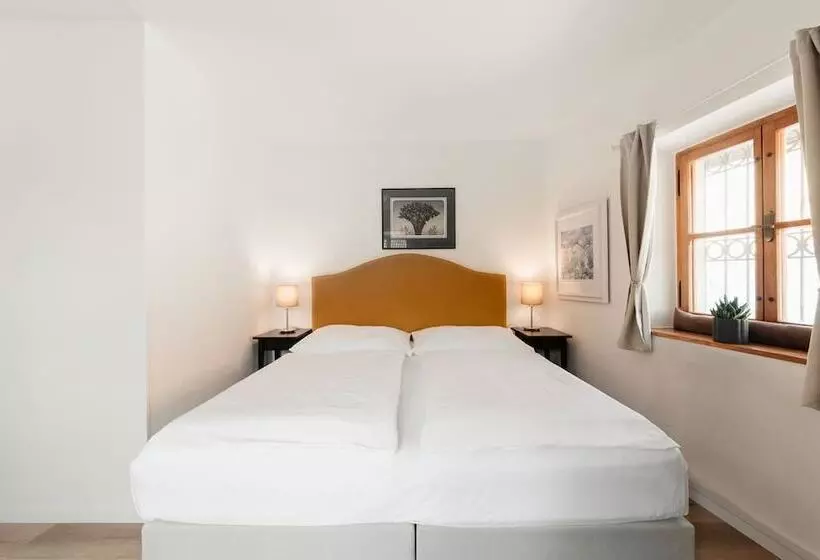 Majatalo Penzion Austis