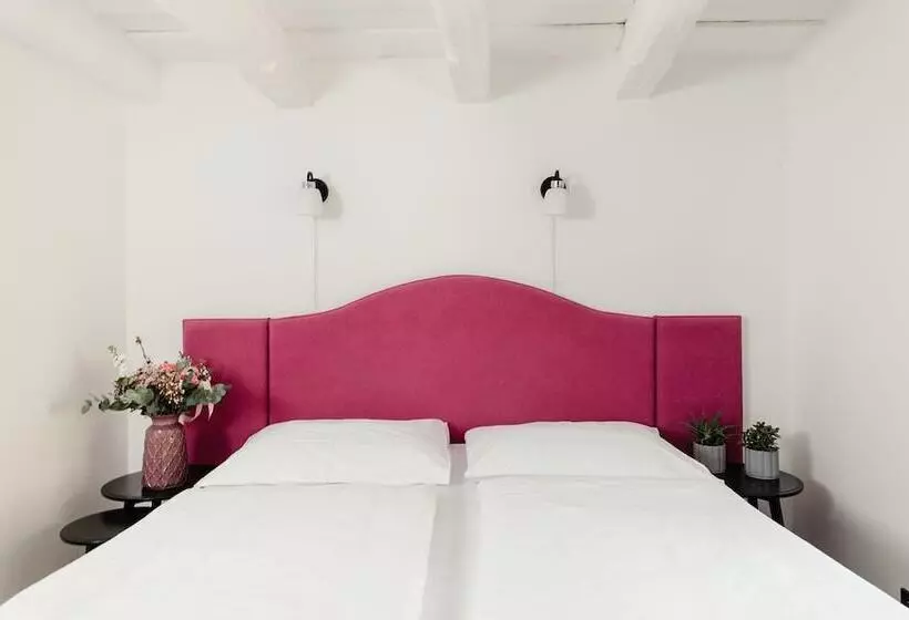 Majatalo Penzion Austis