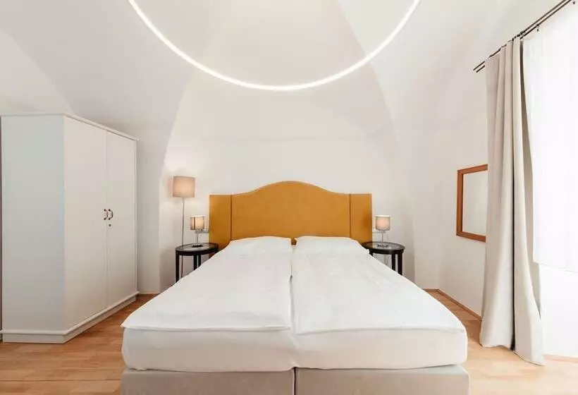 Majatalo Penzion Austis