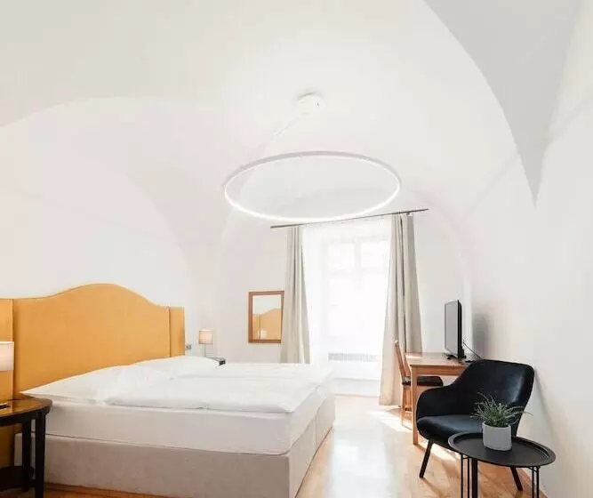 Majatalo Penzion Austis