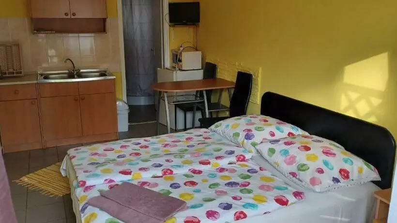 پانسیون Tarr Tímea Apartmanok