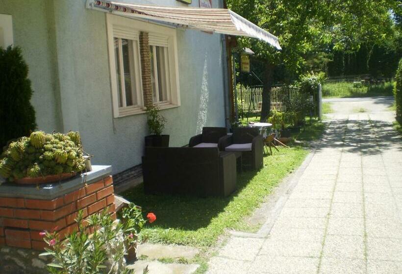 بنسيون Tarr Tímea Apartmanok