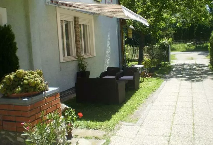پانسیون Tarr Tímea Apartmanok