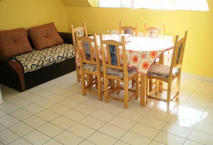 بنسيون Tarr Tímea Apartmanok