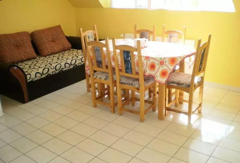 پانسیون Tarr Tímea Apartmanok