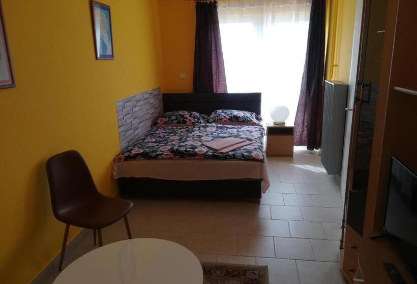 بنسيون Tarr Tímea Apartmanok