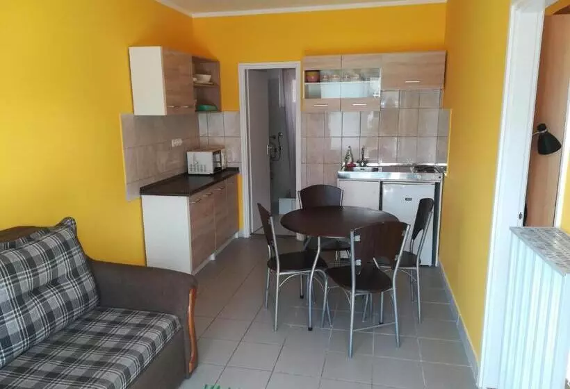 پانسیون Tarr Tímea Apartmanok