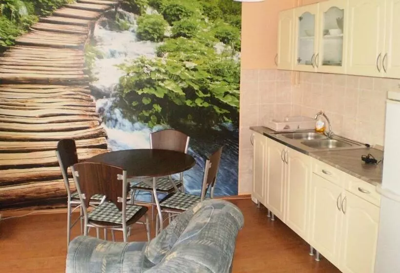 پانسیون Tarr Tímea Apartmanok