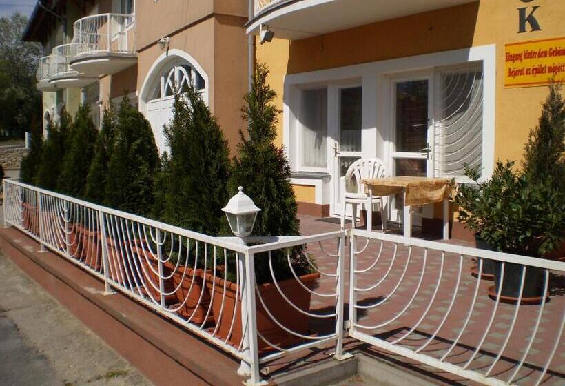 بنسيون Tarr Tímea Apartmanok