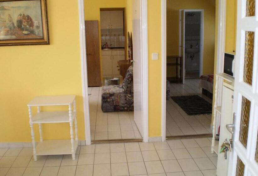 بنسيون Tarr Tímea Apartmanok