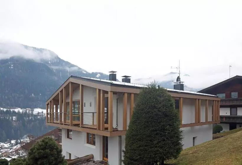 Residence Larciunei