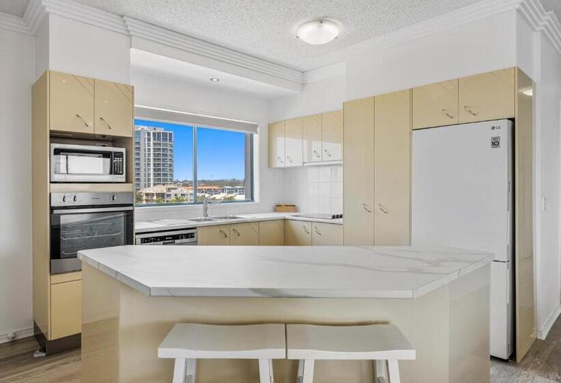 Sunshine Towers Boutique Apartments