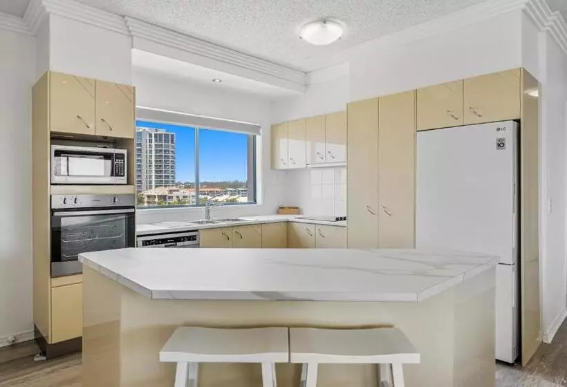 Sunshine Towers Boutique Apartments