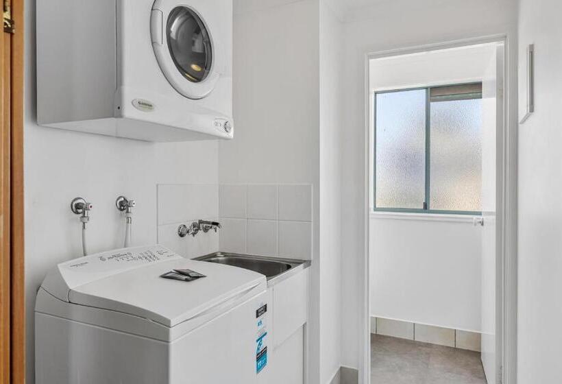 Sunshine Towers Boutique Apartments