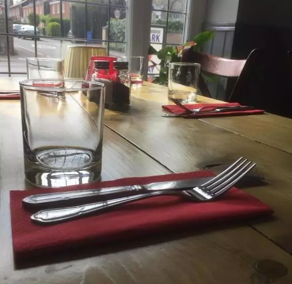 هاستل Al Forno Restaurant & Inn