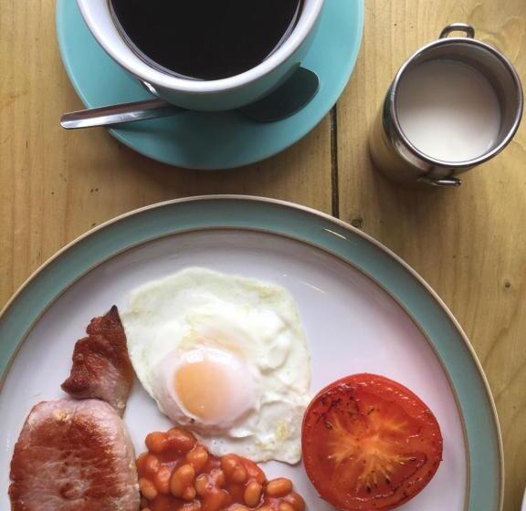 הוסטל Al Forno Restaurant & Inn