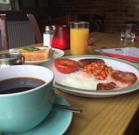 הוסטל Al Forno Restaurant & Inn