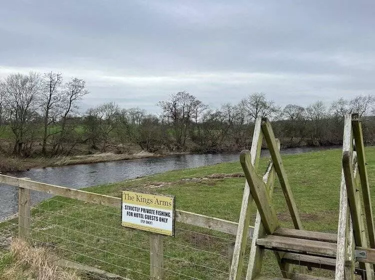 ユースホステル The Kings Arms Temple Sowerby