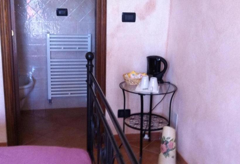 فندق Agriturismo La Rocca Di Perti