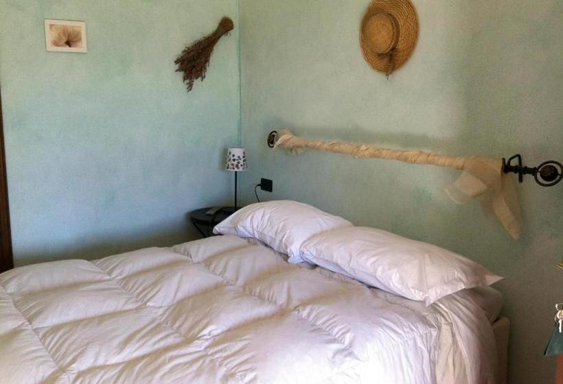 فندق Agriturismo La Rocca Di Perti