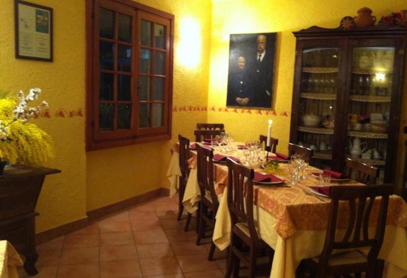 فندق Agriturismo La Rocca Di Perti