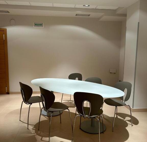 ペンション Hostal Aralar