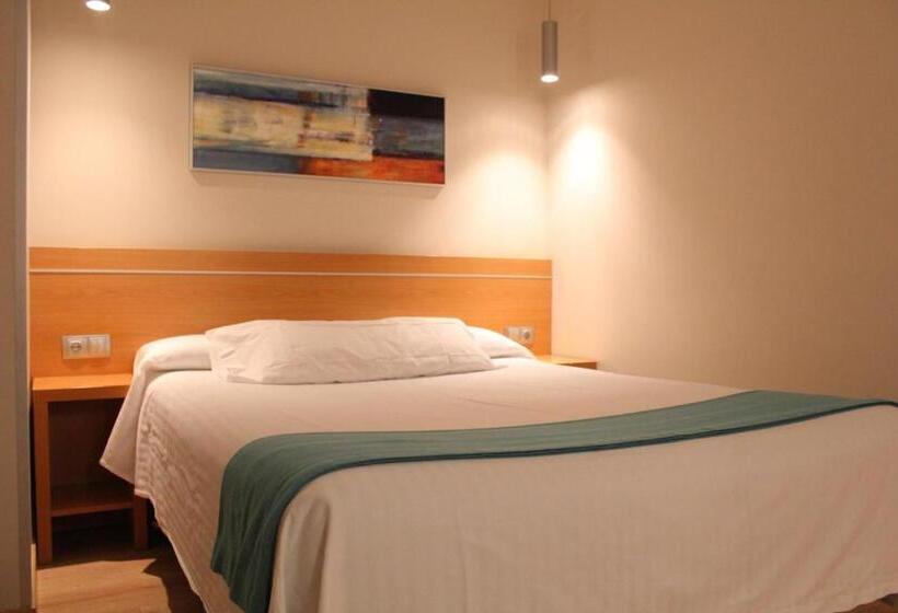 ペンション Hostal Aralar