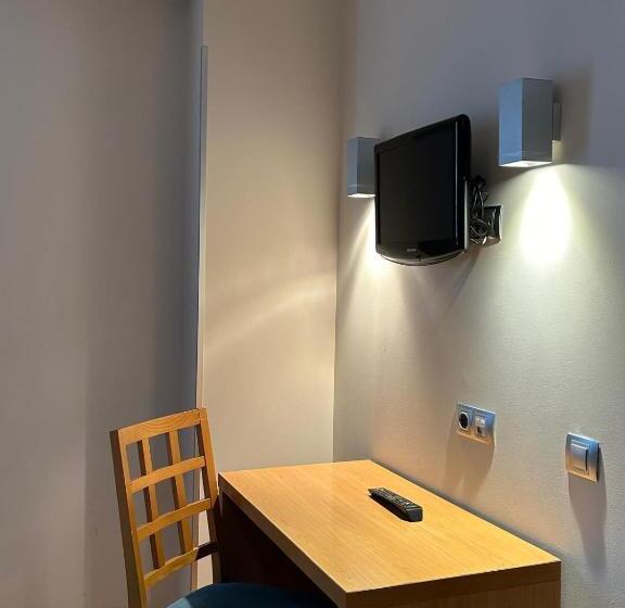 ペンション Hostal Aralar