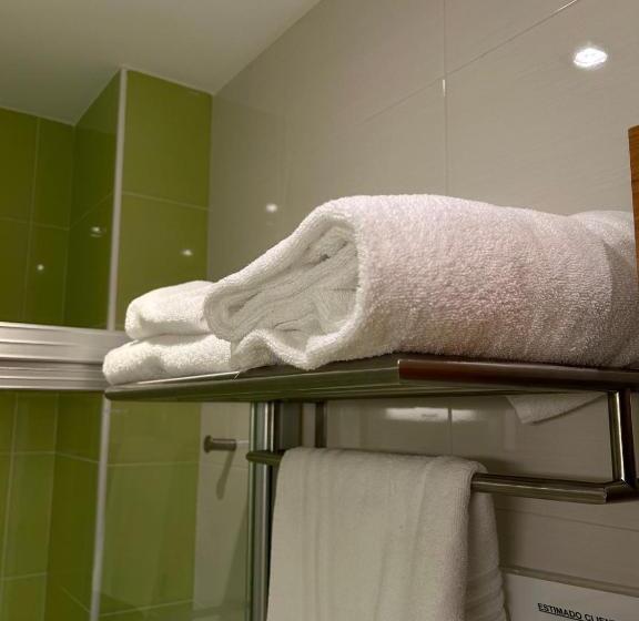 ペンション Hostal Aralar